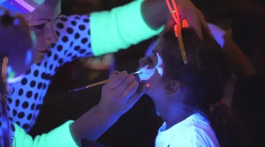 STE Glow In Dark Face Painting 5